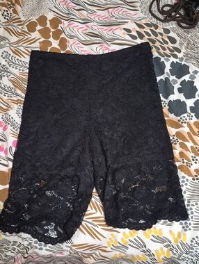 BKE Black Lace-Trim Bike Shorts